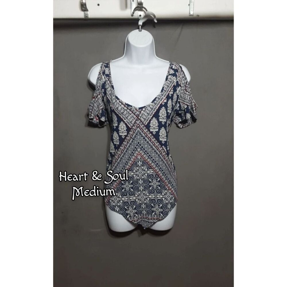 Heart&Soul off shoulder loose top Medium